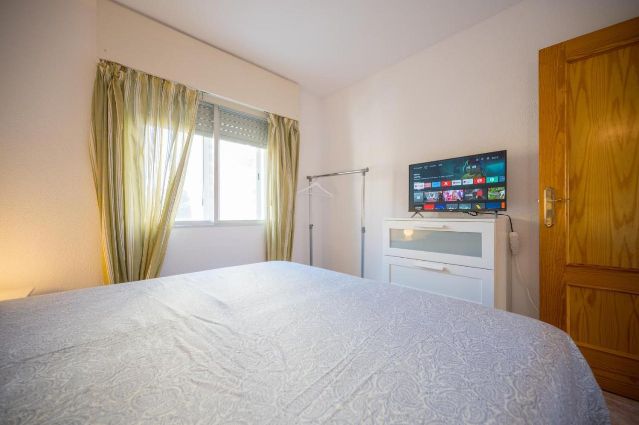 Beautiful 2 Bedroom In Parque Loix 3 Minutes Walk To The Beach Benidorm Bagian luar foto